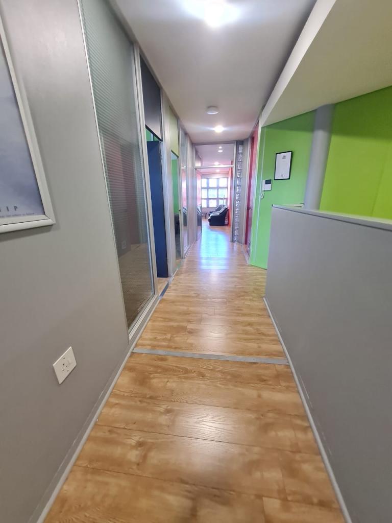 To Let Commercial Property for Rent in Pinelands Western Cape
